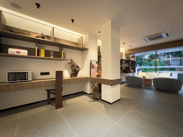 Imagen de los interiores del Hotel TRAVEL TREE INN. Foto 15