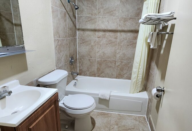 Imagen de la habitación del Hotel TRAVELER\'S MOTEL. Foto 8