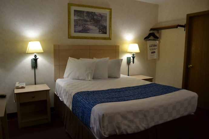 Imagen de la habitación del Hotel TRAVELODGE NIAGARA FALLS. Foto 3