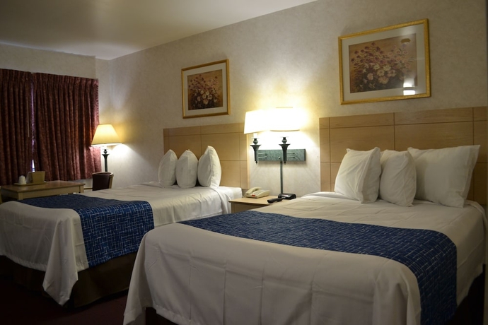 Imagen de la habitación del Hotel TRAVELODGE NIAGARA FALLS. Foto 14