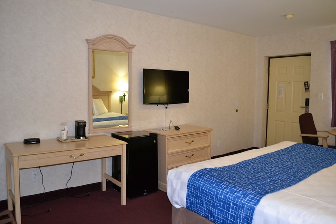 Imagen de la habitación del Hotel TRAVELODGE NIAGARA FALLS. Foto 15
