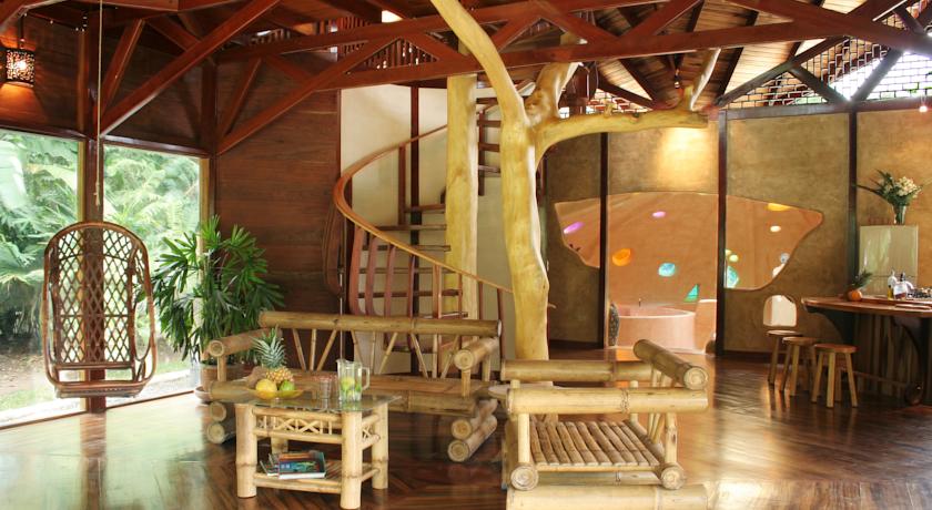 Imagen de los interiores del Hotel TREE HOUSE LODGE. Foto 8