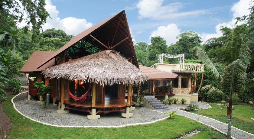 Imagen de los interiores del Hotel TREE HOUSE LODGE. Foto 10