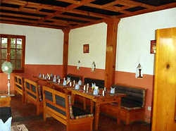 Imagen del bar/restaurante del Hotel TREK O TEL. Foto 3