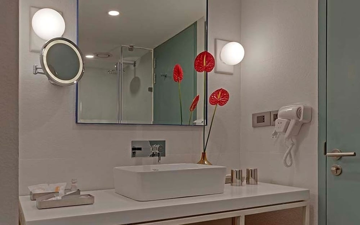 Imagen de la habitación del Hotel TRITON BY SHYAMA HOTELS and RESORTS. Foto 9