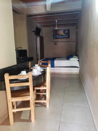 Imagen de la habitación del Hotel TROPICAL SUITE. Foto 3