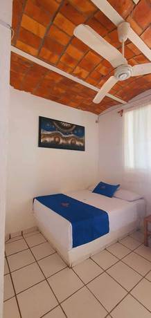 Imagen de la habitación del Hotel TROPICAL SUITE. Foto 4