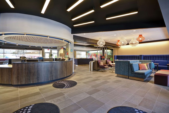 Imagen de los interiores del Hotel TRU By Hilton Winchester. Foto 13