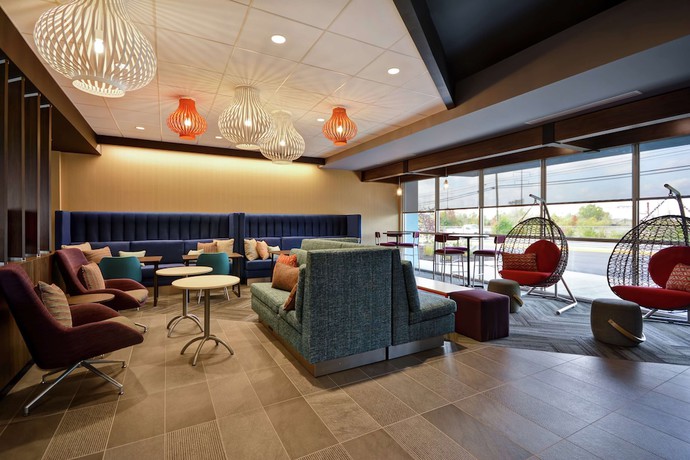 Imagen de los interiores del Hotel TRU By Hilton Winchester. Foto 14