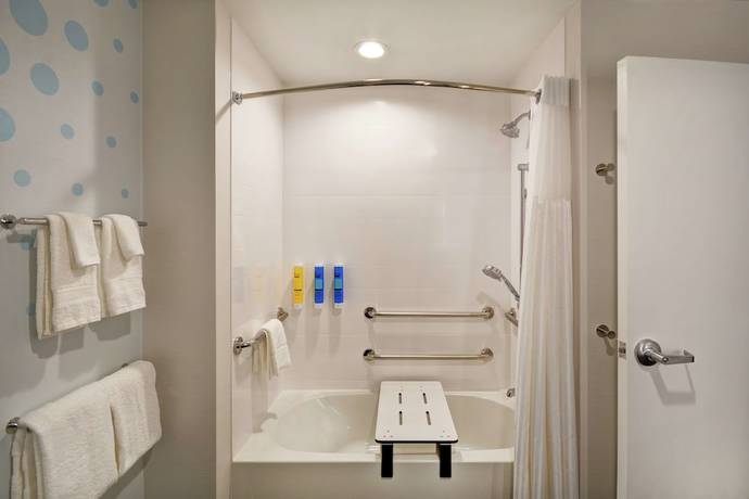 Imagen de la habitación del Hotel TRU by Hilton Denver. Foto 2