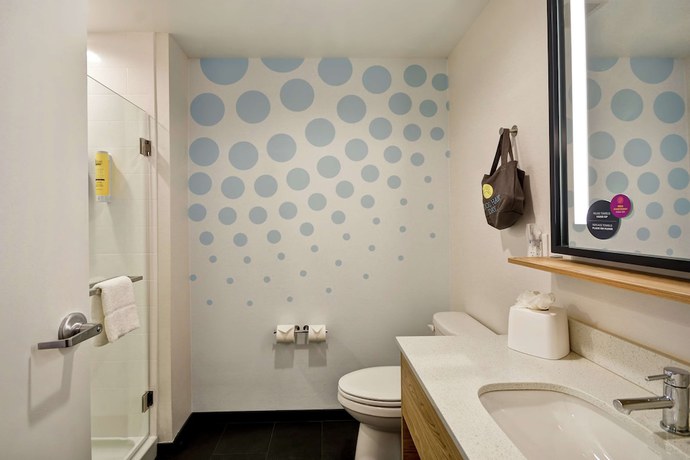 Imagen de la habitación del Hotel TRU by Hilton Denver. Foto 3
