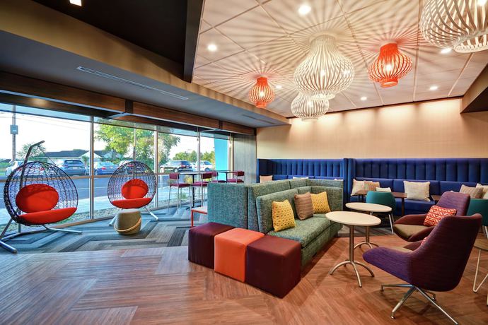 Imagen de los interiores del Hotel TRU by Hilton Denver. Foto 15