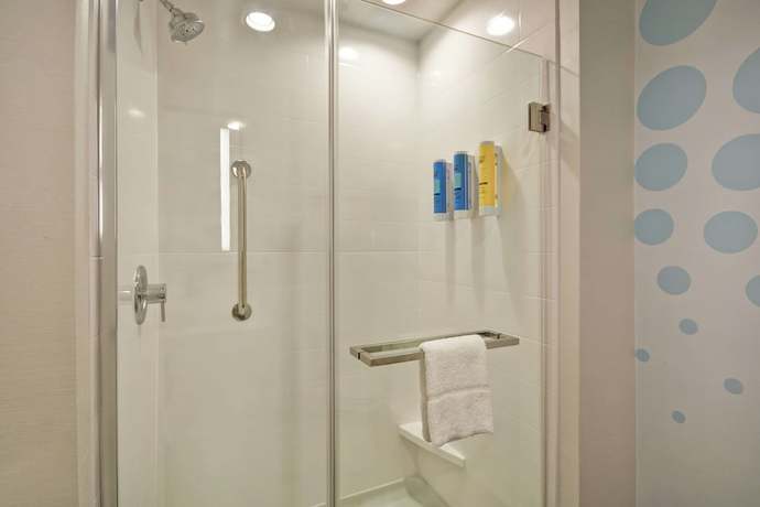 Imagen de la habitación del Hotel TRU by Hilton Denver. Foto 8