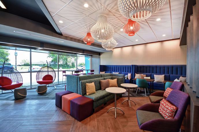 Imagen de los interiores del Hotel TRU by Hilton Denver. Foto 16