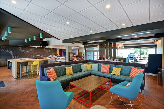 Imagen de los interiores del Hotel TRU by Hilton Denver. Foto 19