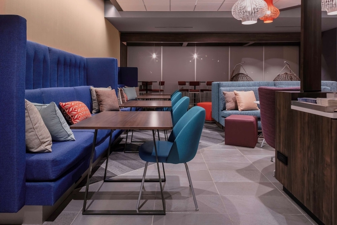 Imagen de los interiores del Hotel TRU by Hilton Lynchburg. Foto 15
