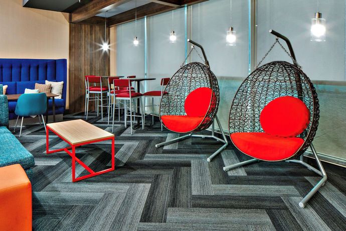 Imagen de los interiores del Hotel TRU by Hilton Terrell. Foto 11