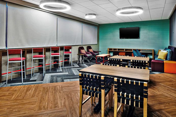 Imagen de los interiores del Hotel TRU by Hilton Terrell. Foto 12