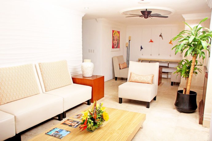 Imagen de los interiores del Hotel TRYP by Wyndham Aruba. Foto 16