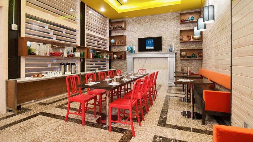 Imagen del bar/restaurante del Hotel TRYP by Wyndham New York City Times Square / Midtown. Foto 4