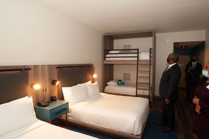 Imagen de la habitación del Hotel TRYP by Wyndham Orlando. Foto 14