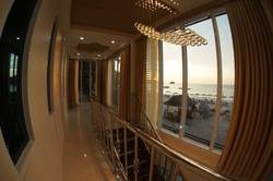 Imagen general del Hotel TT Naiyang Beach Phuket. Foto 1