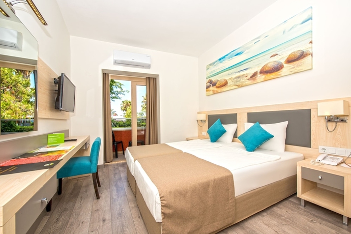 Imagen de la habitación del Hotel TT PEGASOS CLUB. Foto 8