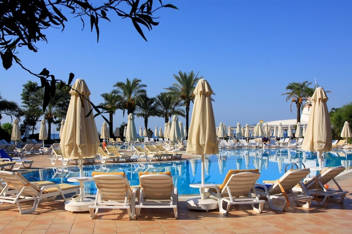 Imagen de la piscina del Hotel TT PEGASOS CLUB. Foto 16