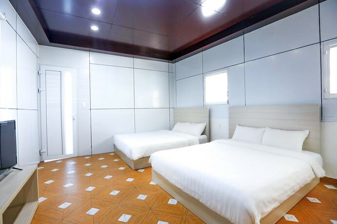 Imagen de la habitación del Hotel TTR Vincent. Foto 17