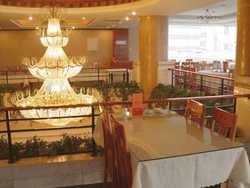 Imagen del bar/restaurante del Hotel TU HA PETROLEUM. Foto 1