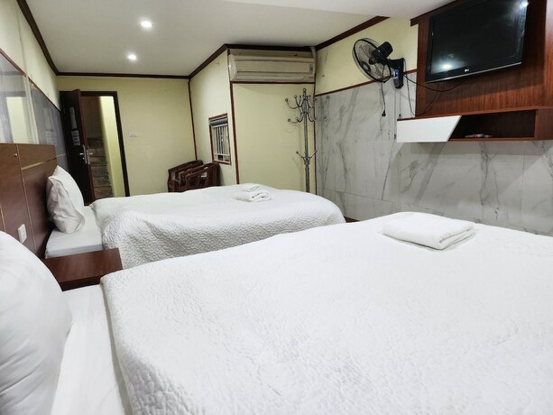 Imagen general del Hotel TUAN CENTRAL HOTEL. Foto 12