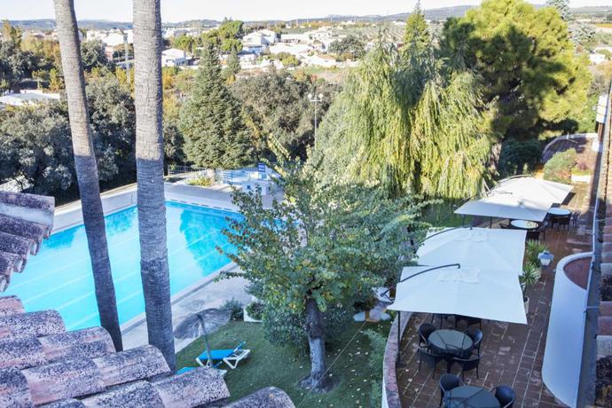 Imagen de la piscina del Hotel TUGASA El Almendral. Foto 19