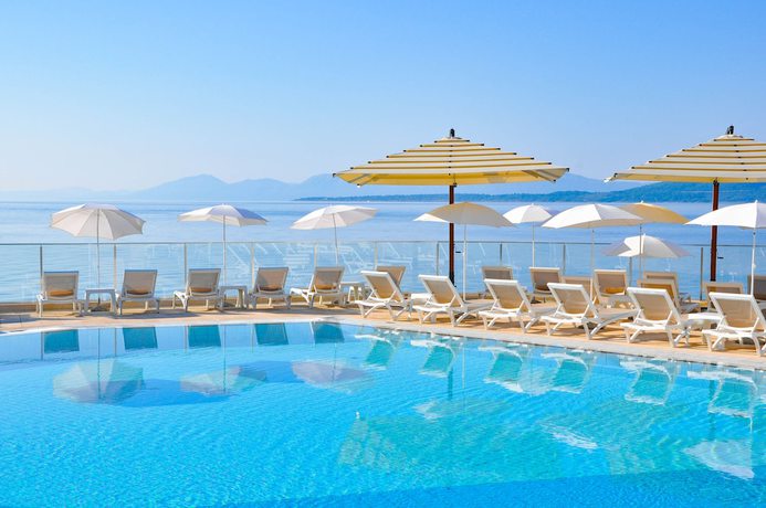 Imagen de la piscina del Hotel TUI BLUE Makarska - Adult Only. Foto 18