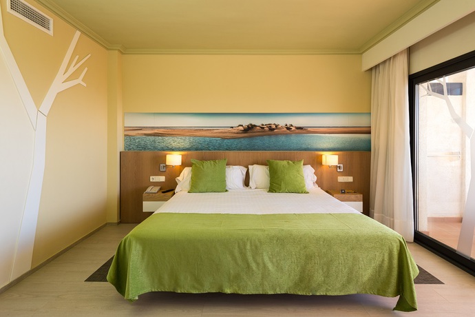 Imagen de la habitación del Hotel TUI Blue Isla Cristina Palace. Foto 8