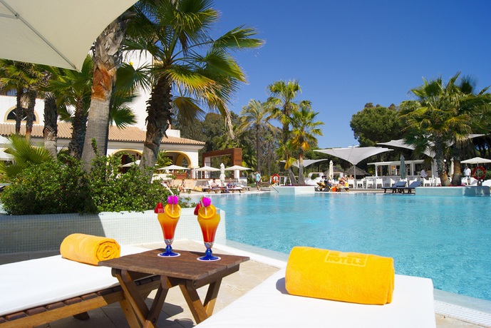 Imagen de la piscina del Hotel TUI Blue Isla Cristina Palace. Foto 16