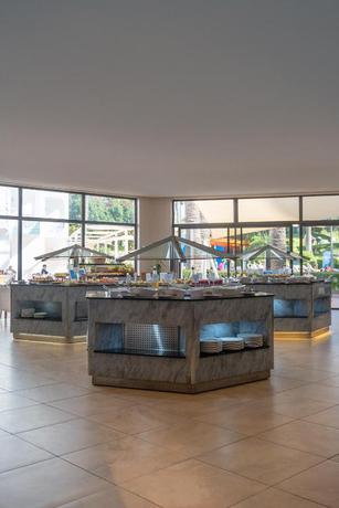 Imagen del bar/restaurante del Hotel TUI SUNEO Kenzi Europa. Foto 5