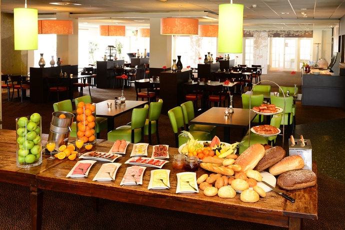 Imagen del bar/restaurante del Hotel TULIP INN LEIDERDORP. Foto 5