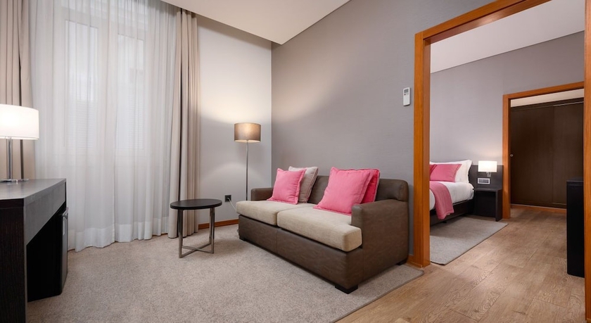 Imagen de la habitación del Hotel TURIM Aveiro Palace. Foto 4