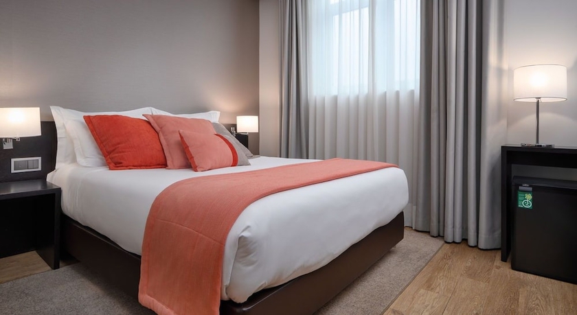 Imagen de la habitación del Hotel TURIM Aveiro Palace. Foto 10