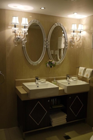 Imagen de la habitación del Hotel TWENTY-FIRST CENTURY. Foto 11