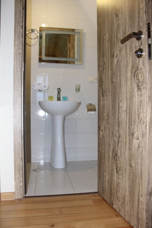 Imagen de la habitación del Hotel TWINS Achkhoti. Foto 16