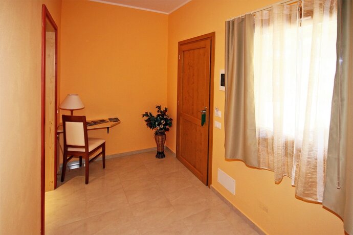 Imagen general del Hotel Ta 2 Pefka. Foto 13