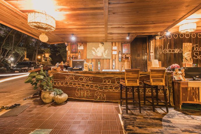 Imagen de los interiores del Hotel Taa Toh Sea View Resort. Foto 13