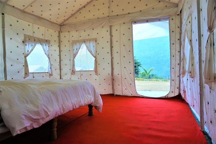 Imagen de la habitación del Hotel Taarini Corbett. Foto 12