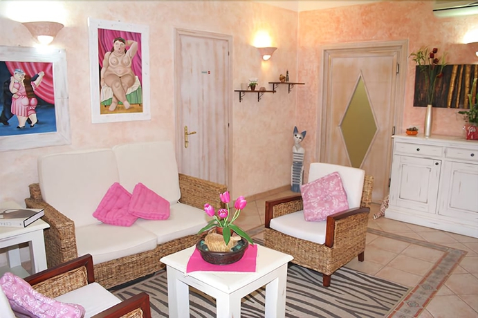 Imagen de los interiores del Hotel Tabby. Foto 18