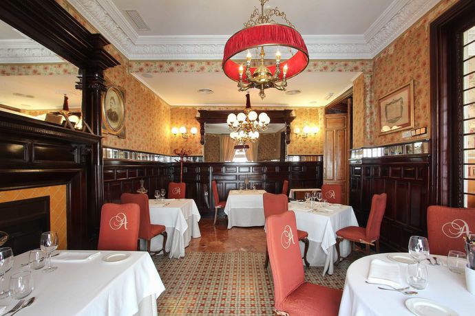 Imagen del bar/restaurante del Hotel Taberna Del Alabardero. Foto 4