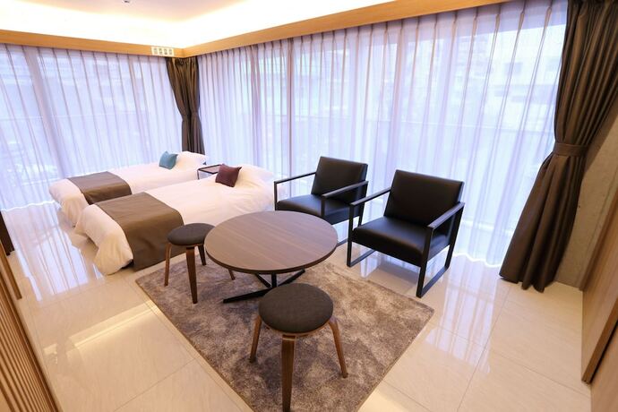 Imagen general del Hotel Tabinoteitaku Okinawa Naha. Foto 8