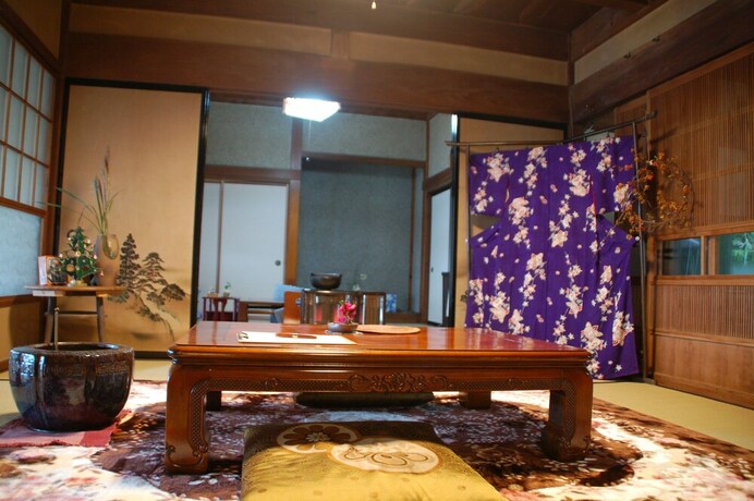Imagen de la habitación del Hotel Tabinoya. Foto 27