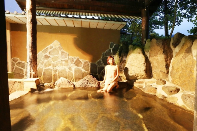 Imagen de la piscina del Hotel Tabinoyado Asonoyu. Foto 18