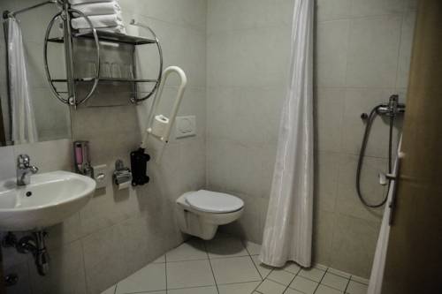 Imagen de la habitación del Hotel Tabor. Foto 4